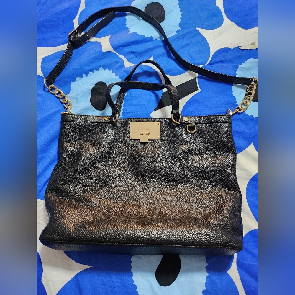 *** SOLD ***Michael Kors CHANNING MEDIUM SHOULDER TOTE LEATHER BAG BLACK
